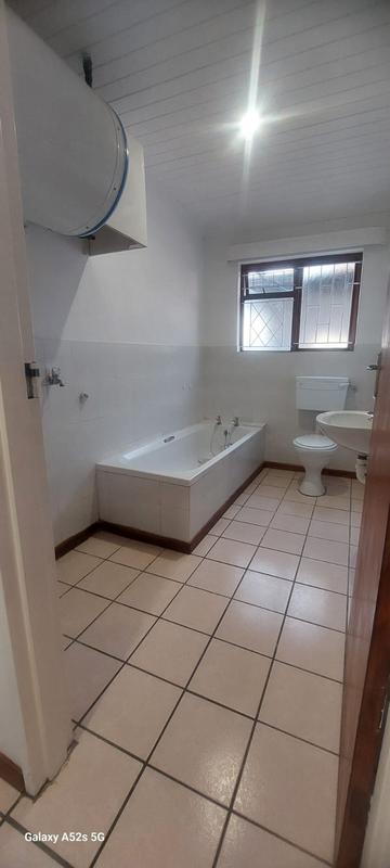 To Let 1 Bedroom Property for Rent in Heathfield Western Cape